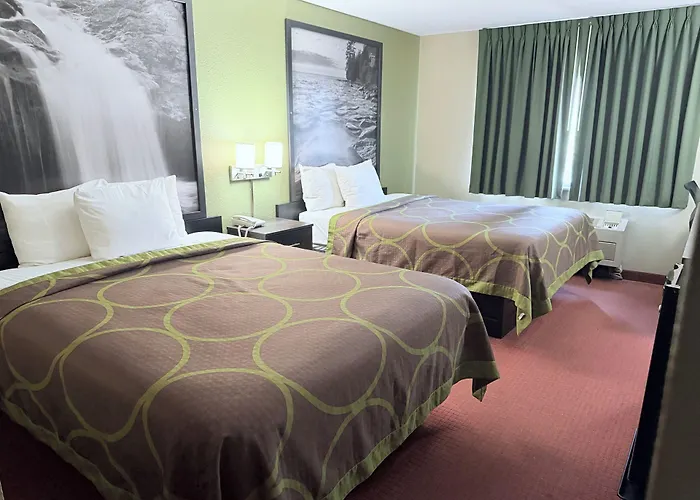 Super 8 By Wyndham Fond Du Lac